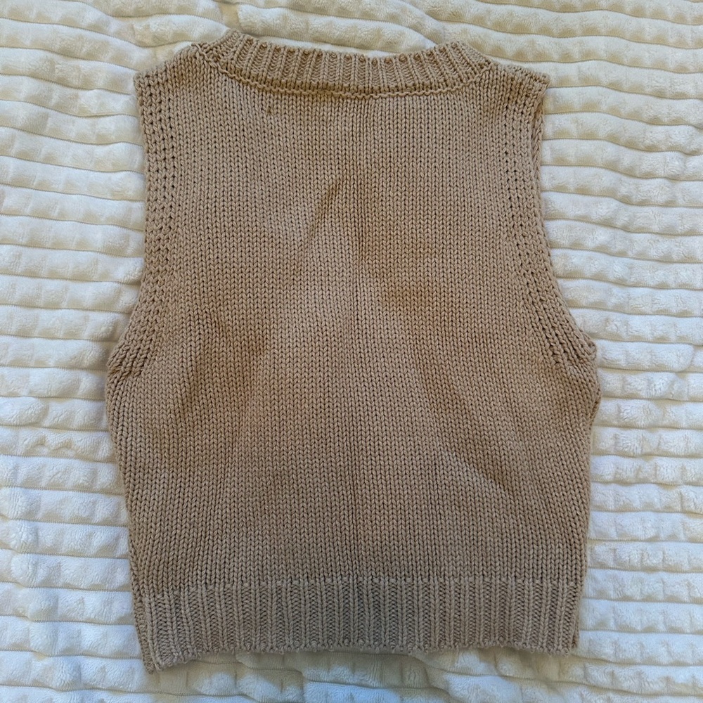NWOT Le Li’s crop tank sweater in tan